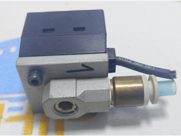 KEYENCE AP 31 PRESSURE SENSOR NO: 4120196 C