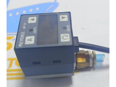 KEYENCE AP 31 PRESSURE SENSOR NO: 4120197 C