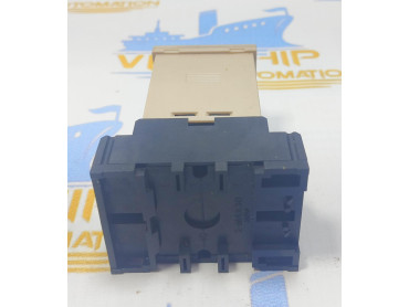 OMRON H3CR - A  0 TO 30 SEC TIMER 100 - 240 VAC 50/60 Hz MADE IN  CHAINA 