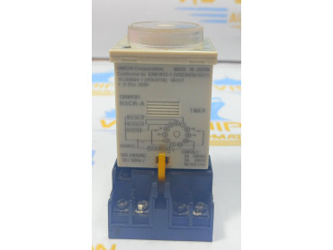 OMRON H3CR - A  0 TO 30 SEC TIMER 100 - 240 VAC 50/60 Hz MADE IN JAPAN 