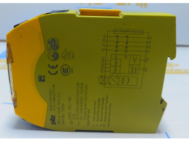 PILZ  PNOZ s4 IDENT NO : 750104 SAFETY PROTECTION RELAY PNOZ s4 24 VDC 3n/o 1n/c