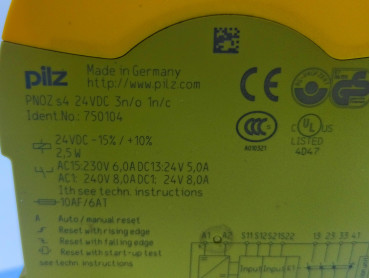 PILZ  PNOZ s4 IDENT NO : 750104 SAFETY PROTECTION RELAY PNOZ s4 24 VDC 3n/o 1n/c