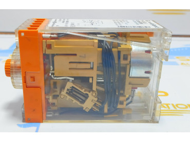 WIELAND  TIME RELAY TYPE : SZA 52-S R2.026.0070.0 AC 230V 50-60 Hz 