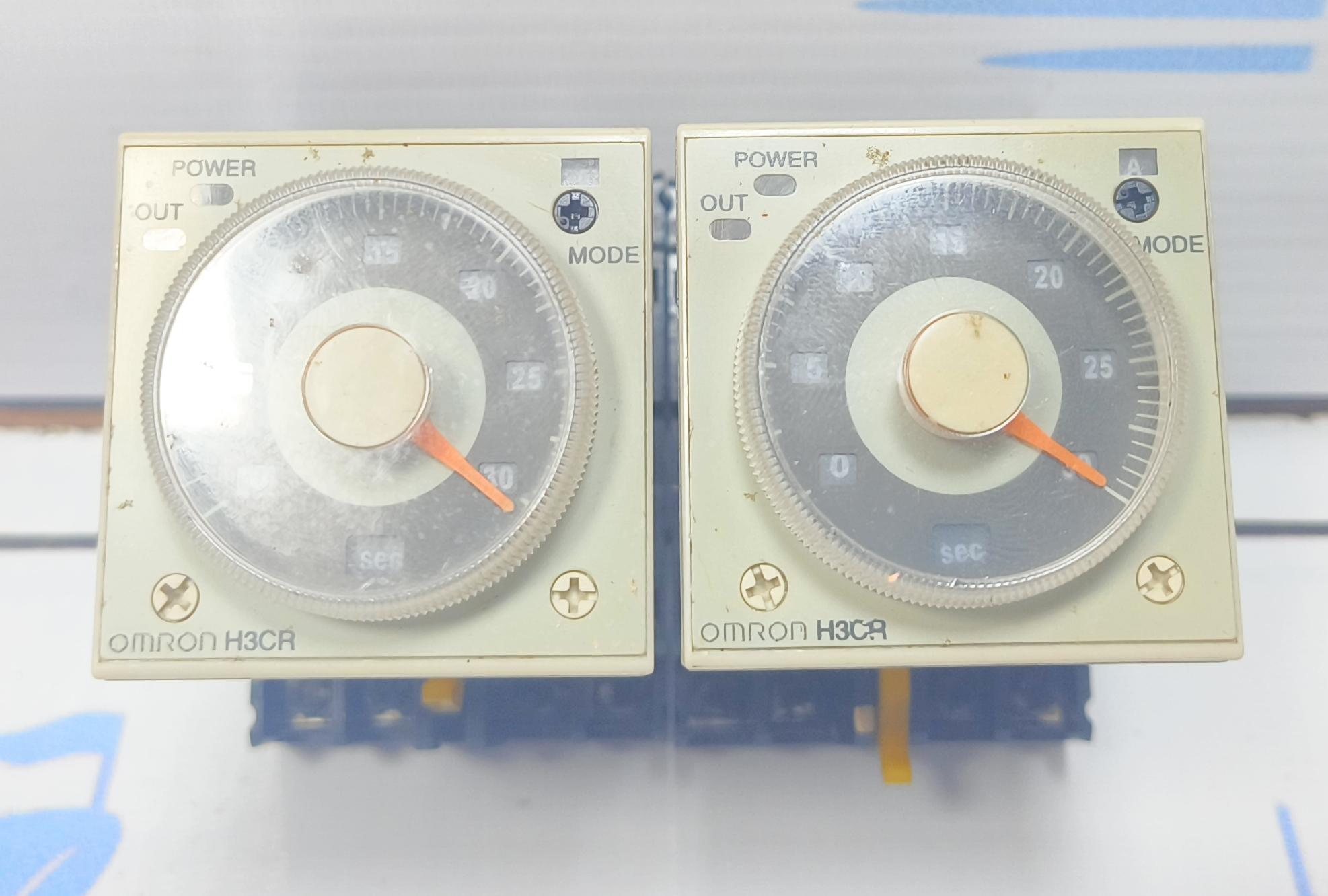 OMRON H3CR - A  0 TO 30 SEC TIMER 100 - 240 VAC 50/60 Hz MADE IN JAPAN 