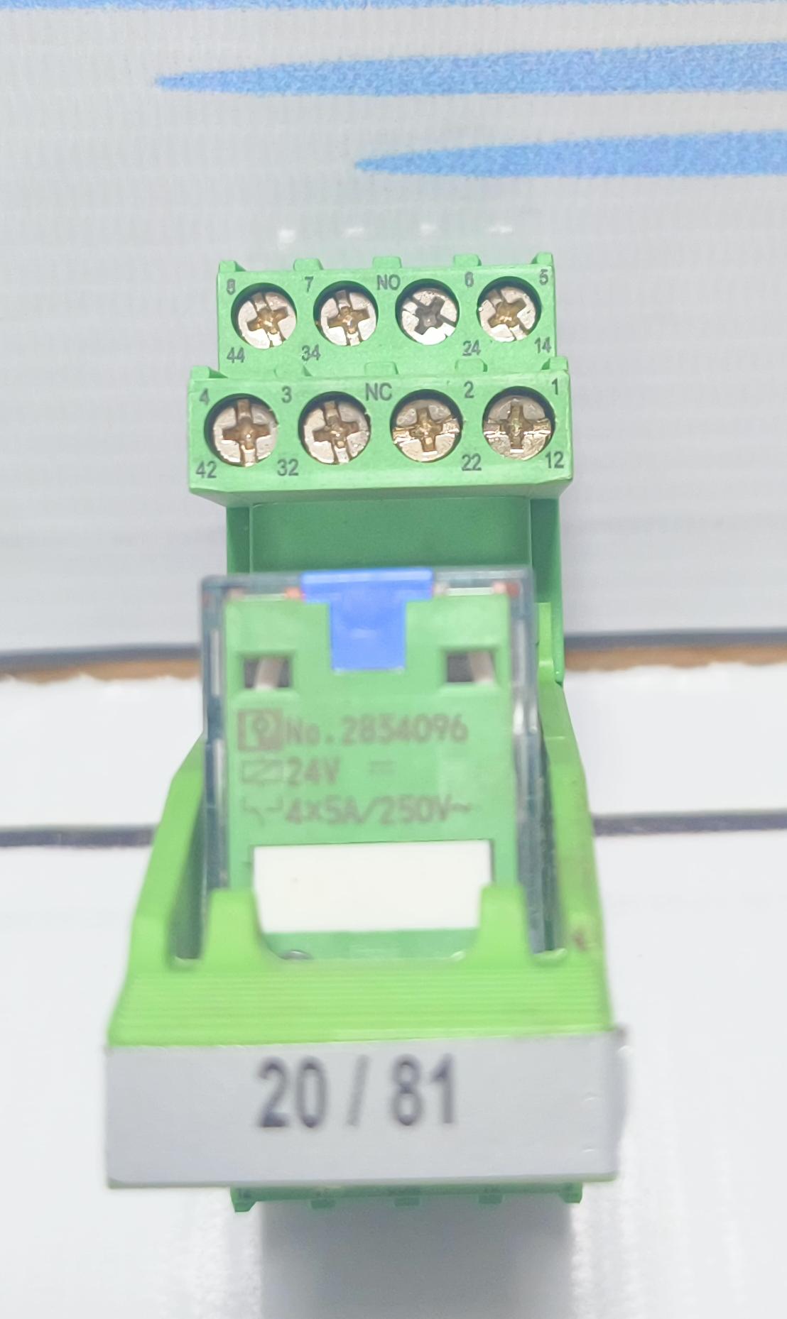 Phoenix Contact 2834096 Socket Relay 24v NO: 28 33 563 .  20/81