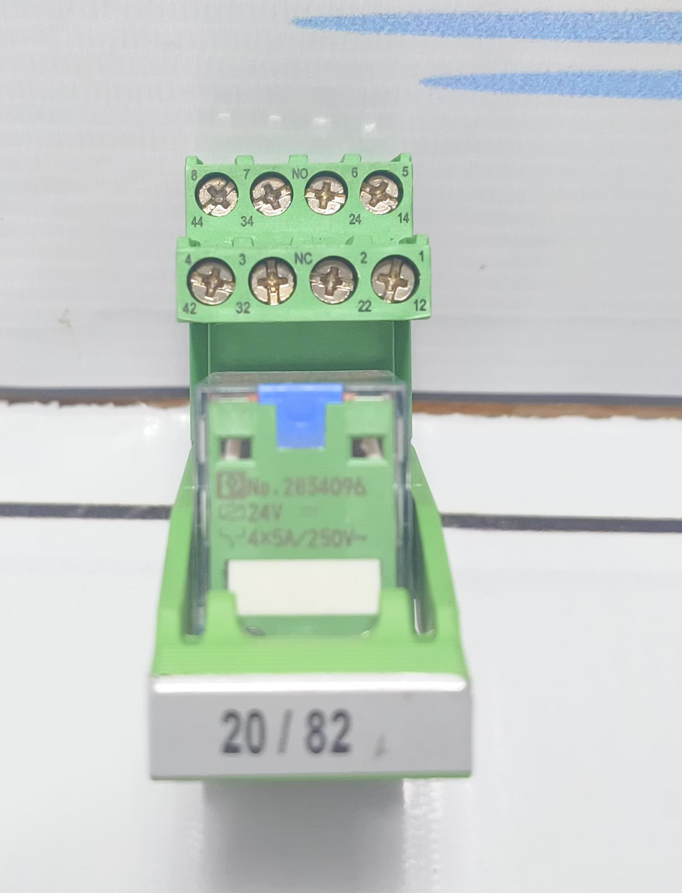 Phoenix Contact 2834096 Socket Relay 24v NO: 28 33 563 .  20/82