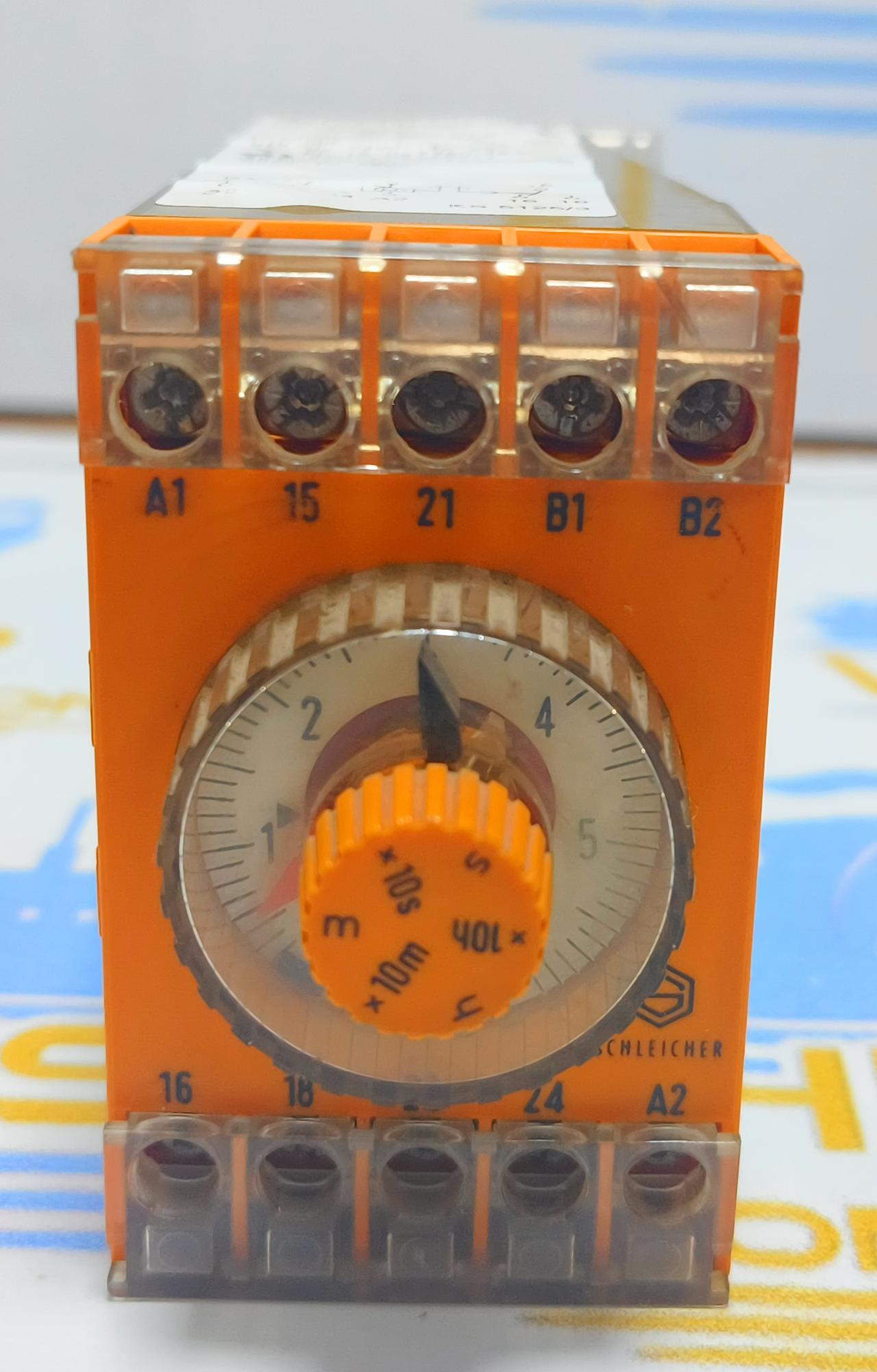 SCHLEICHER TYPE SZA52-S TIME RELAY 230V-50/60Hz Nr.02603091 813 031