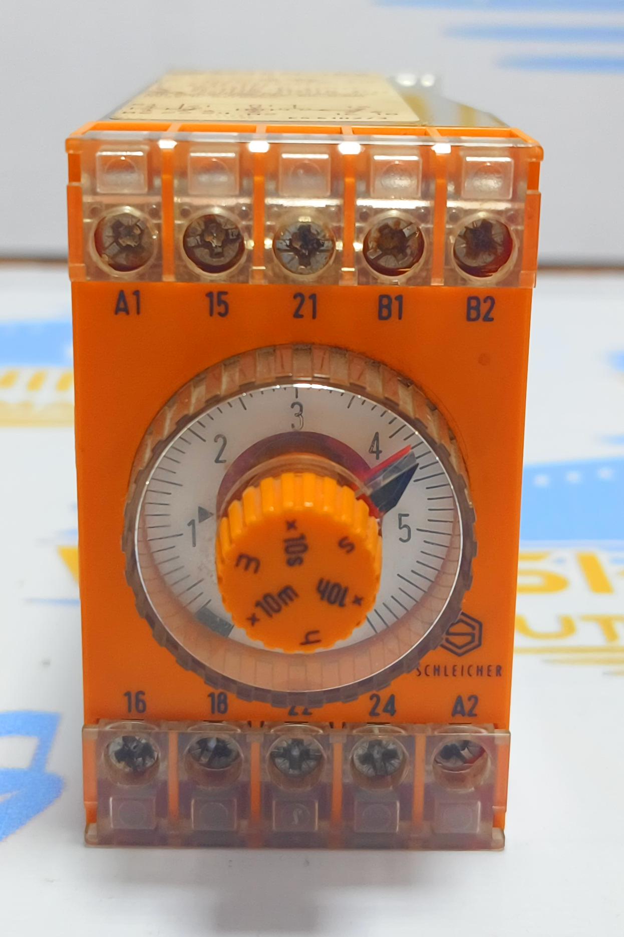 SCHLEICHER TYPE SZA52-S TIME RELAY 230V-50/60Hz Nr.02621755 804 014